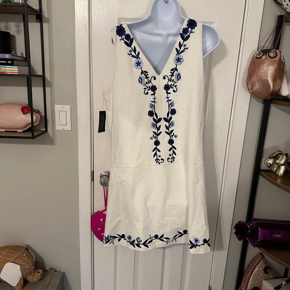 GUESS Floral Embroidered Shift Dress Ivory Blue Size XL NWT Sleeveless
